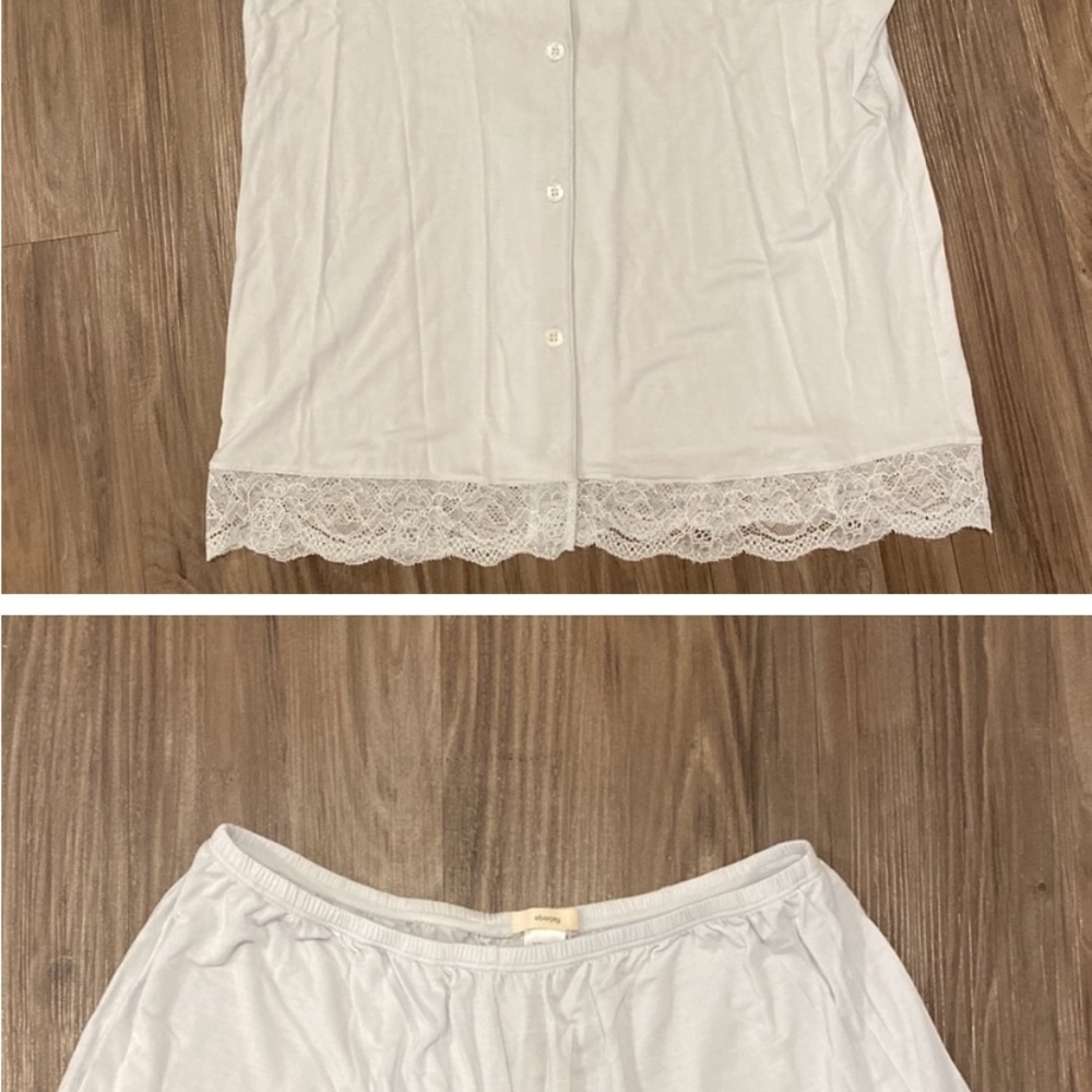 Short sleeve button from top with notch collar
